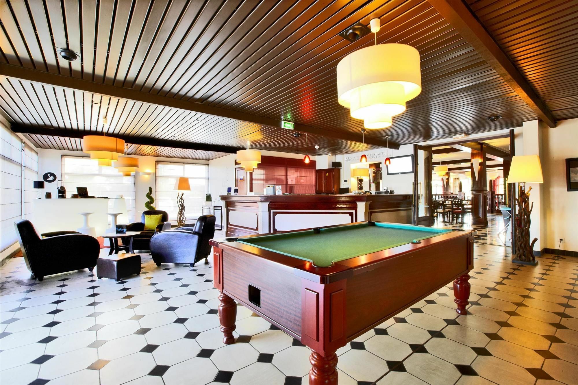 Kyriad Prestige Compiegne Jaux Buitenkant foto